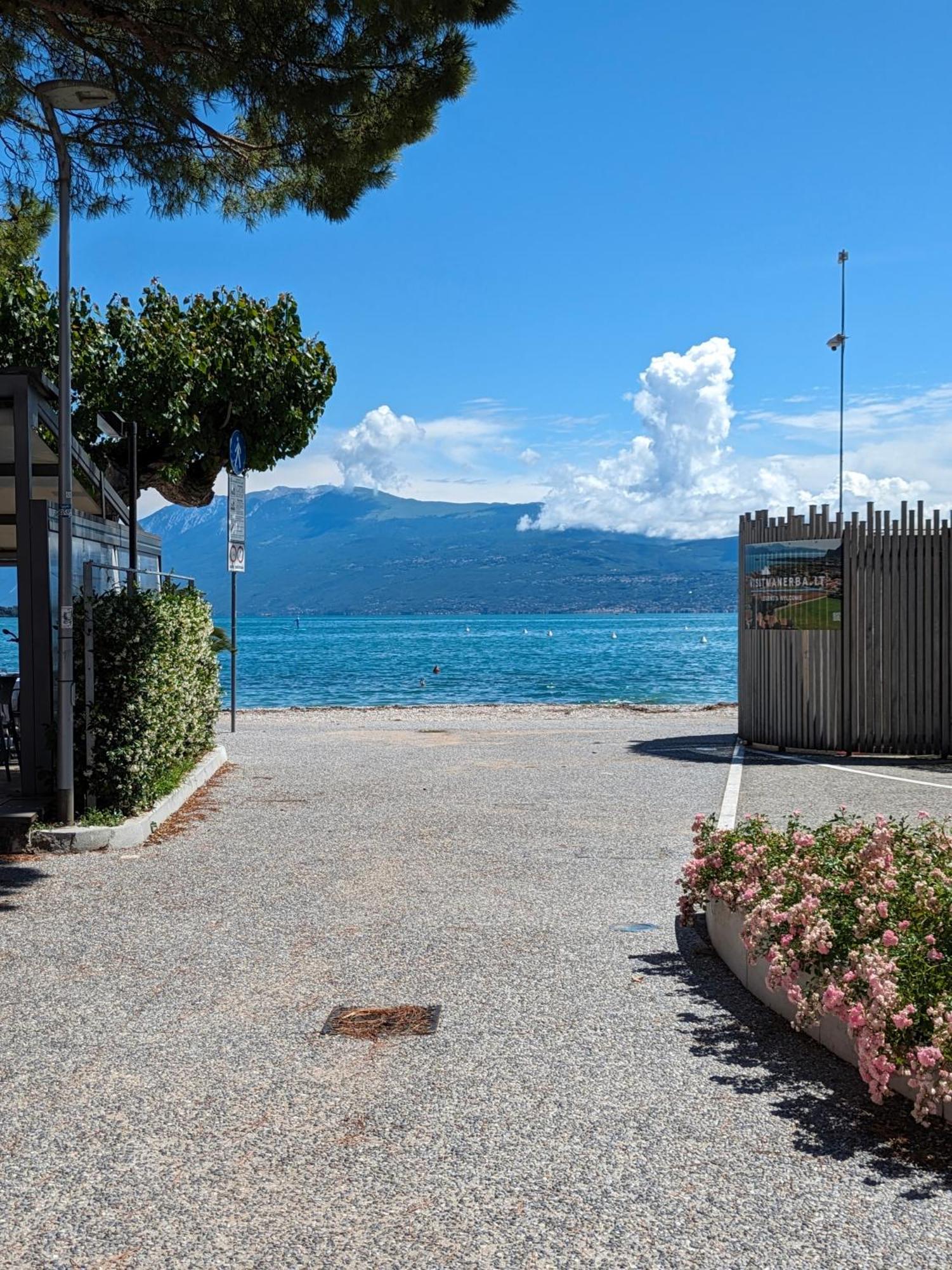 La Fenice Holiday Apartment Manerba del Garda Oda fotoğraf